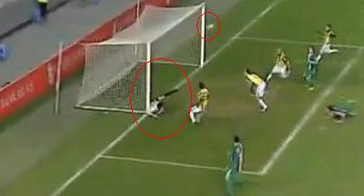 Ce gol norocos a marcat Santos in Fenerbahce 3-0 Bursaspor!&nbsp;VIDEO: