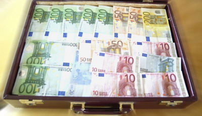 Contestatie respinsa: se mentine sechestrul pe cei 1.700.000 de euro din scandalul valiza!