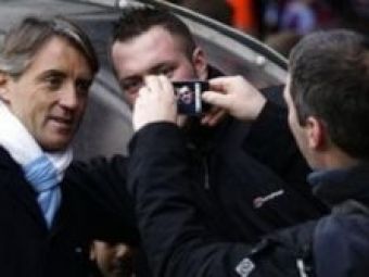 VIDEO&nbsp;Mancini, pacalit de fanii lui&nbsp;United! Vezi ce farsa i-au facut!