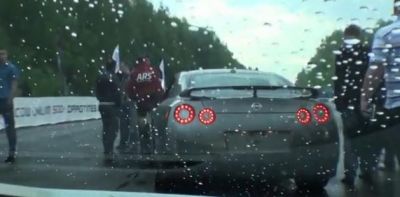 VIDEO: Cursa infernala... GT-R vs Veyron!