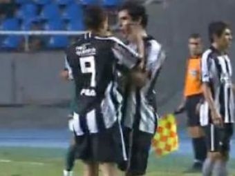 Ai mai vazut asa ceva? Doi jucatori de la Botafogo, eliminati pentru ca s-au certat  intre ei pe teren! VIDEO