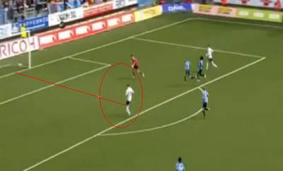 VIDEO: Golul, unde-i golul?! Vezi ce a facut un danez cu poarta goala, de la 16 metri!