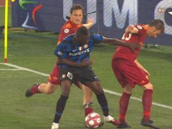 &quot;Negru de rahat!&quot; Cum l-a injurat Totti pe Balotelli: capitanul Romei va rata mondialul!