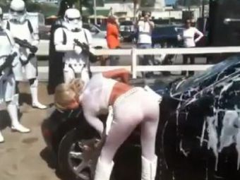 Darth Vader si Printesa Leia au ajuns sa spele masini!