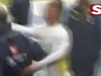 VIDEO! Un jucator de Tottenham, aproape sa bata mar un fan pentru ca l-a facut o MIZERIE
