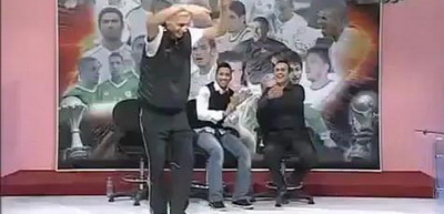 VIDEO / Portarul Algeriei danseaza pe rupte pe melodia lui &quot;Vali Vijelie&quot;! :)