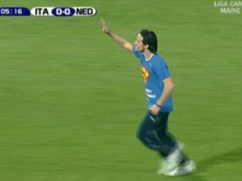 VIDEO&nbsp;Superman a&nbsp;patruns pe teren si l-a cerut pe Cassano in echipa Italiei!