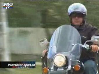 Pilotul Adrian Iovan, la mansa motocicletei si la cea a masinii personale!