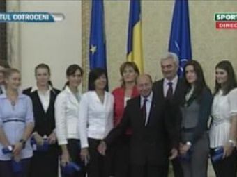 VIDEO Cei mai buni sportivi romani au baut sampanie cu Traian Basescu la Cotroceni!
