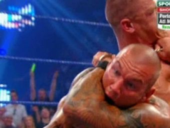 Legat cu catuse, batut si insangerat, dar campion! John Cena castiga la Breaking Point!