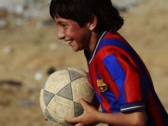 
	Super FOTO! Argentinienii s-au speriat de el: e CLONA lui Messi din Palestina :)
