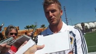 VIDEO / Cum i-au luat americanii interviu lui Beckham! :))