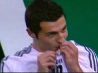 Sarutul lui Iuda! Raul Albiol, ca Dan Petrescu, fortat sa sarute steagul Madridului!