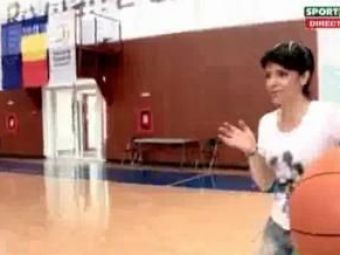 
	VIDEO! Raluca Arvat te provoaca la Sport Arena Streetball Poti sa dai cos cu MINGEA ASTA? :)
