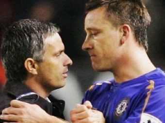 Terry: &quot;Eu, Lampard si Drogba ne-am luptat ca Mourinho sa nu plece de la Chelsea!&quot;