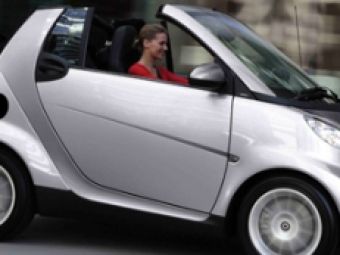 VIDEO! Un nou record smart: 22 de copii intr-un Smart Cabrio!