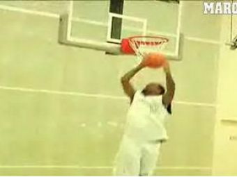 VIDEO / Fiul lui Air Jordan face senzatie pe terenul de baschet!