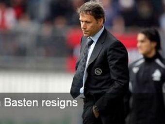 Se duc legendele: Van Basten si-a dat demisia de la Ajax!