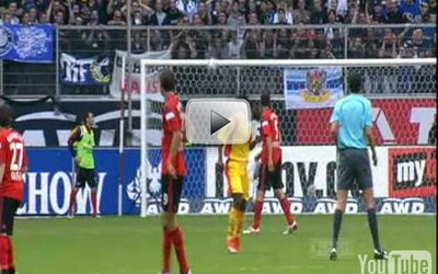 VIDEO: Un fundas de la Karlsruhe a reusit golul trasnit al anului de la 46 de metri!