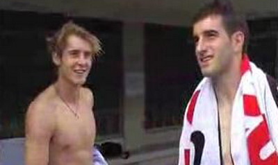 VIDEO: Max Nicu asa cum nu l-ai mai vazut: caterinca la piscina cu cel mai proaspat jucator al nationalei!