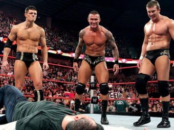 Shane McMahon, cel mai nebun baiat de bani gata, revine in ring!