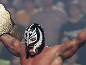 Se intampla in 2006 : Rey Mysterio castiga Royal Rumble