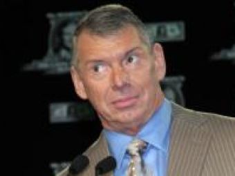 Vince McMahon, patronul care ar concedia si criza financiara, se intoarce la RAW!