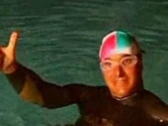 Cel mai tare record! Un italian a inotat 100 de km..intr-o piscina!