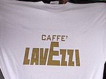 Instrumente anti-criza! Napoli face bani de pe urma imaginii lui Lavezzi!