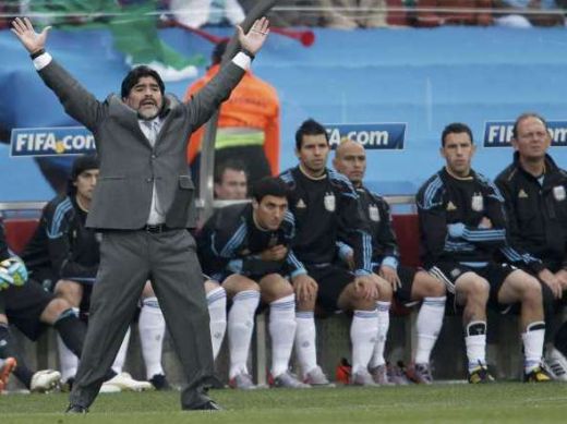 FOTO si VIDEO Spectacol marca Maradona! Concert de vuvuzele la Argentina 1-0 Nigeria!_19