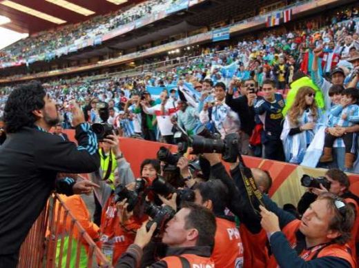 FOTO si VIDEO Spectacol marca Maradona! Concert de vuvuzele la Argentina 1-0 Nigeria!_9