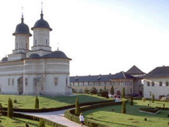 Pustii lui Sandoi s-au rugat la Manastirea Cetatuia!