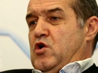 Becali: "Imi plesneste inima de suparare cu nesimtitul de Mutu"