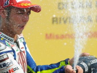 Rossi egalul lui Giacomo Agostini