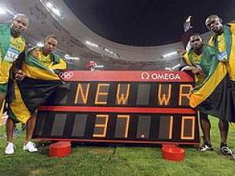 Jamaicanii domina sprintul: Aur si record mondial la stafeta 4x100m!