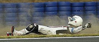 Schumi a cazut in prima sa cursa oficiala de motociclism