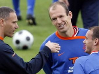 Van Basten i-a menajat pe Sneijder si Robben