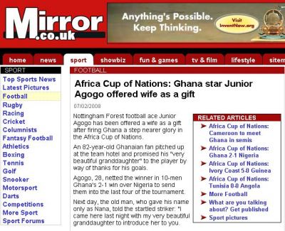 Cadou inedit: un fan i-a oferit lui Agogo o sotie dupa ce fotbalistul a calificat Ghana in semifinalele Cupei Africii!