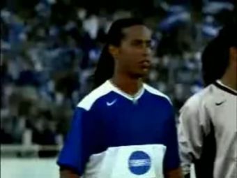 Ronaldinho - in atac, la mijloc si in aparare! Crezi ca poate rezista cineva?