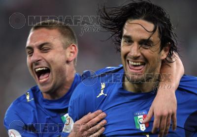 Luca Toni salveaza Italia!