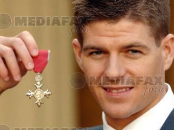 Steven Gerrard premiat de Regina Angliei