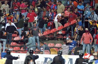 600 de jandarmi la Steaua - Sevilla