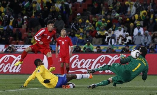 Omul care a dat gol Brazilei joaca la echipa "25 Aprilie"! Citeste povestea lui JI Yun Nam!_1