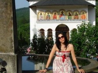 
	Corina Caragea, indragostita de Romania: a facut turul manastirilor din Moldova!
