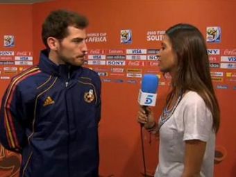 
	SUPER VIDEO! Casillas i-a dat interviu IUBITEI dupa ce si-a luat bataie cu Elvetia :)
