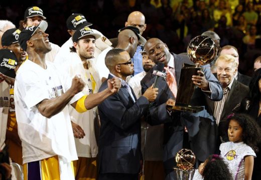 LA Lakers a castigat finala NBA! Bryant MVP: Cum au sarbatorit fanii:_14