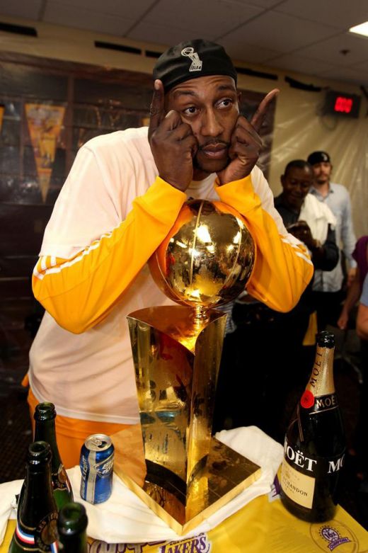 LA Lakers a castigat finala NBA! Bryant MVP: Cum au sarbatorit fanii:_4
