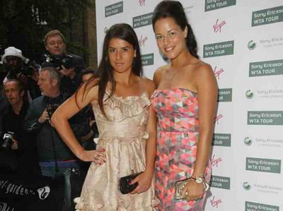 FOTO / Sorana Carstea si Ana Ivanovic au eclipsat-o pe Sharapova la Wimbledon!_8