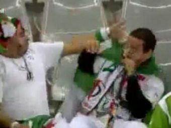 
	VIDEO / A suflat in vuvuzela unde nu trebuie si si-a luat-o pe coaja! Vezi super faza intre doi algerieni :))
