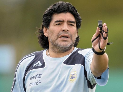Maradona in tricoul Braziliei, "mana lui Dumnezeu" si cantecul "Marado, Marado!" Vezi cele mai tari clipuri cu Maradona! VIDEO_16